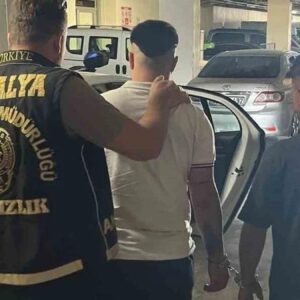 antalyada 17 milyon liralik hirsizlik suphelisi tutuklandi XJMwCcUG