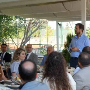 genc girisimcilerden kahvaltili tanisma tIO45V8Z