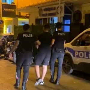 izmirde uyusturucu ve silah operasyonu 4mFfMjEZ