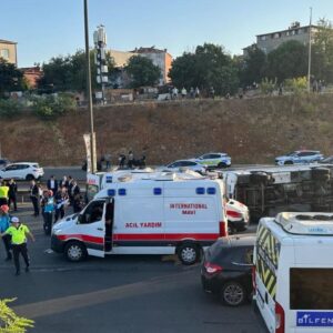 umraniye temde servis araci devrildi yaralilar var Q9lVmthO