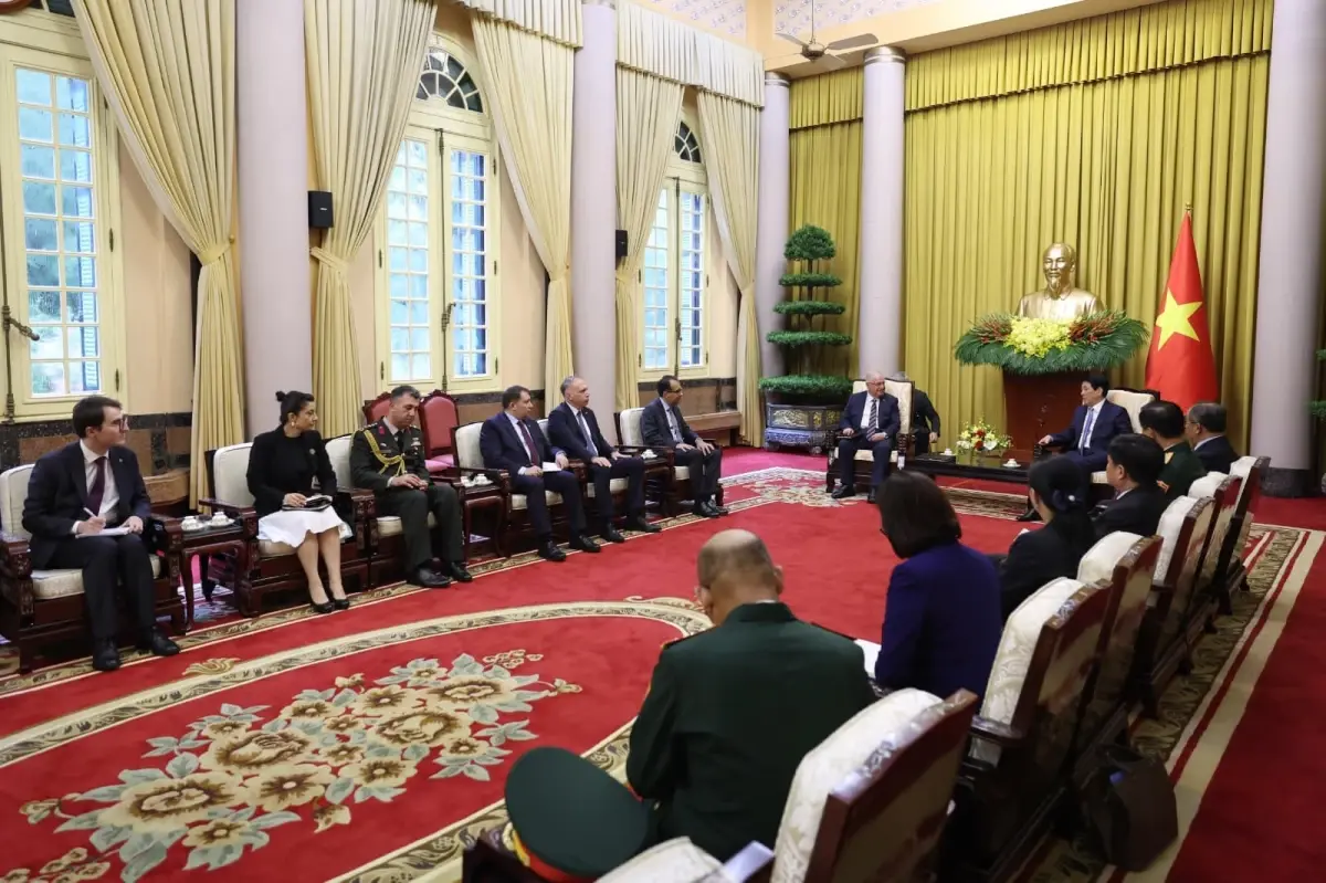 bakan yasar guler vietnam cumhurbaskani luong cuong ile gorustu nY74jiG9