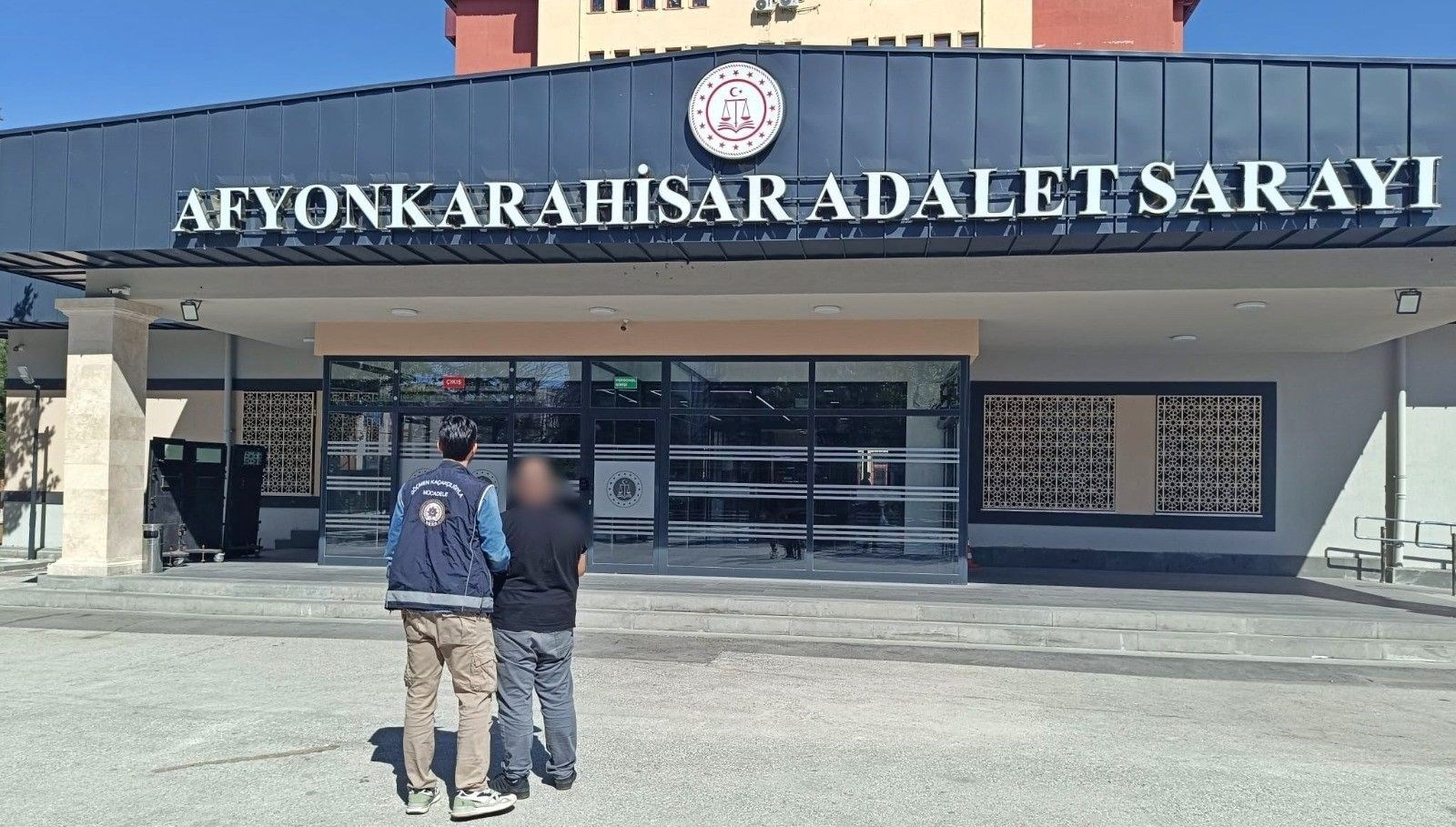kacak gocmenlerle yakalanan organizator tutuklandi Abb29Ysd