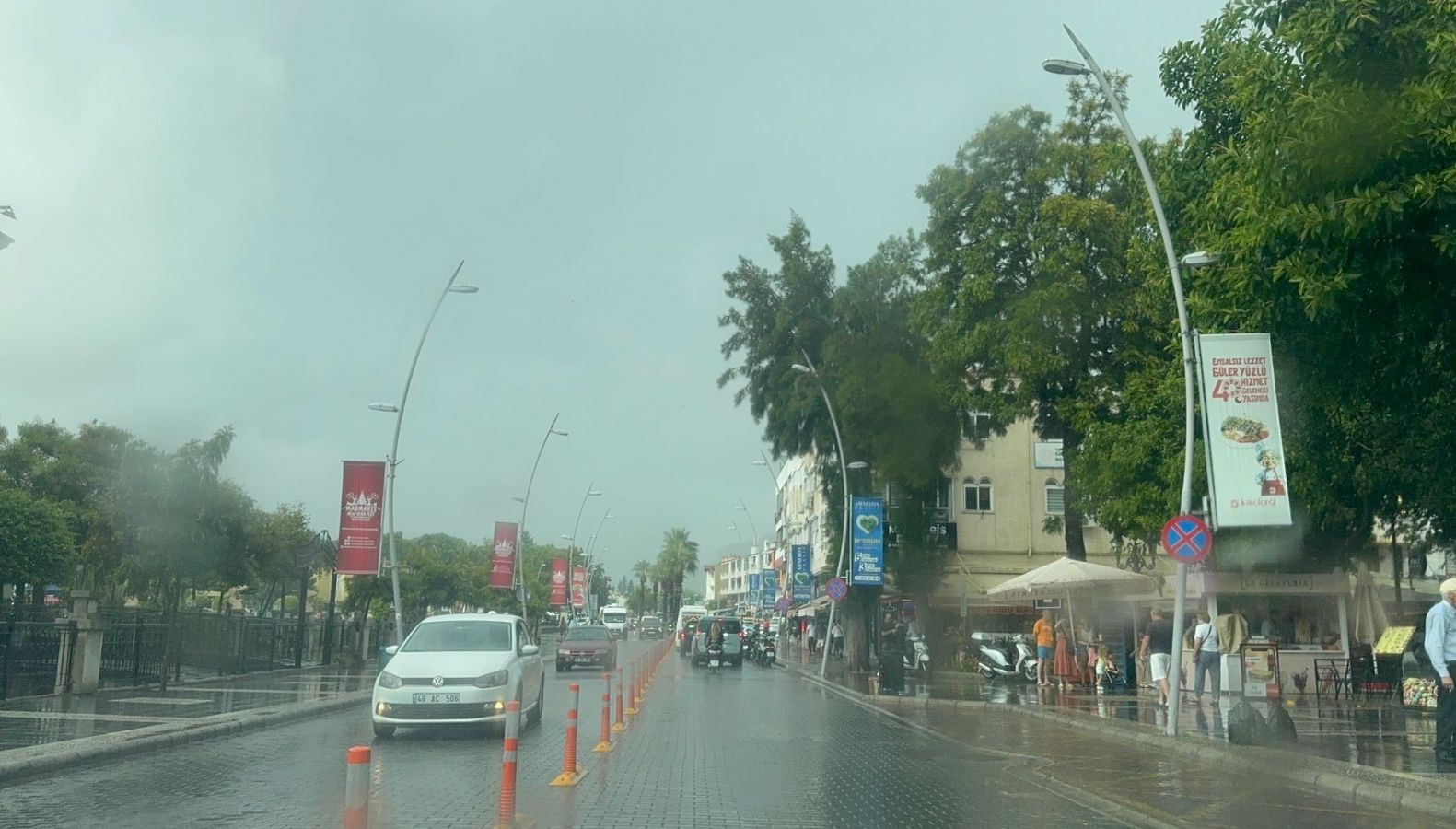 marmarise sonbaharin ilk yagmuru yagdi ILIhayUV