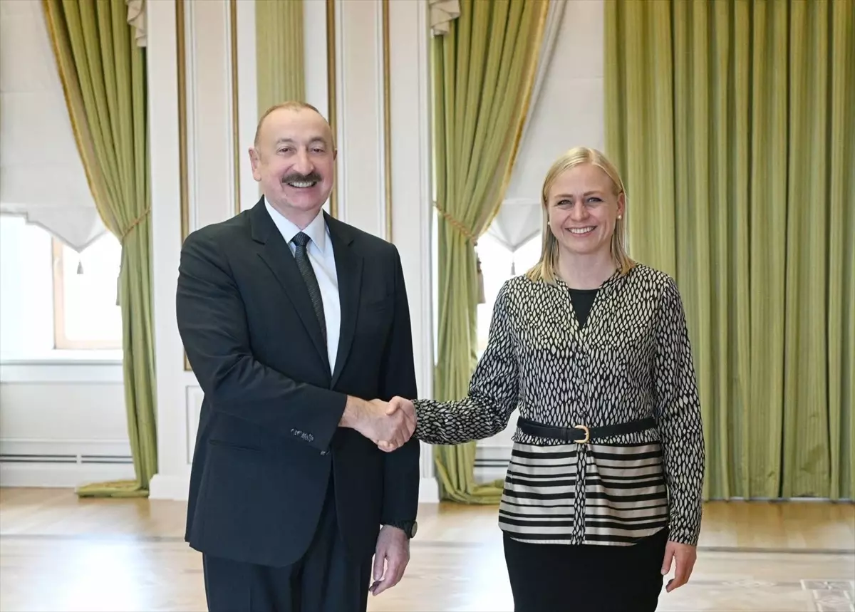 aliyev agit donem baskani valtoneni kabul etti DdKgzrOO.jpg