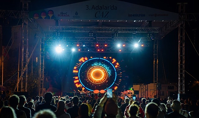 istanbul gencligi beyazitta bulusuyor AODvNOeD.jpg