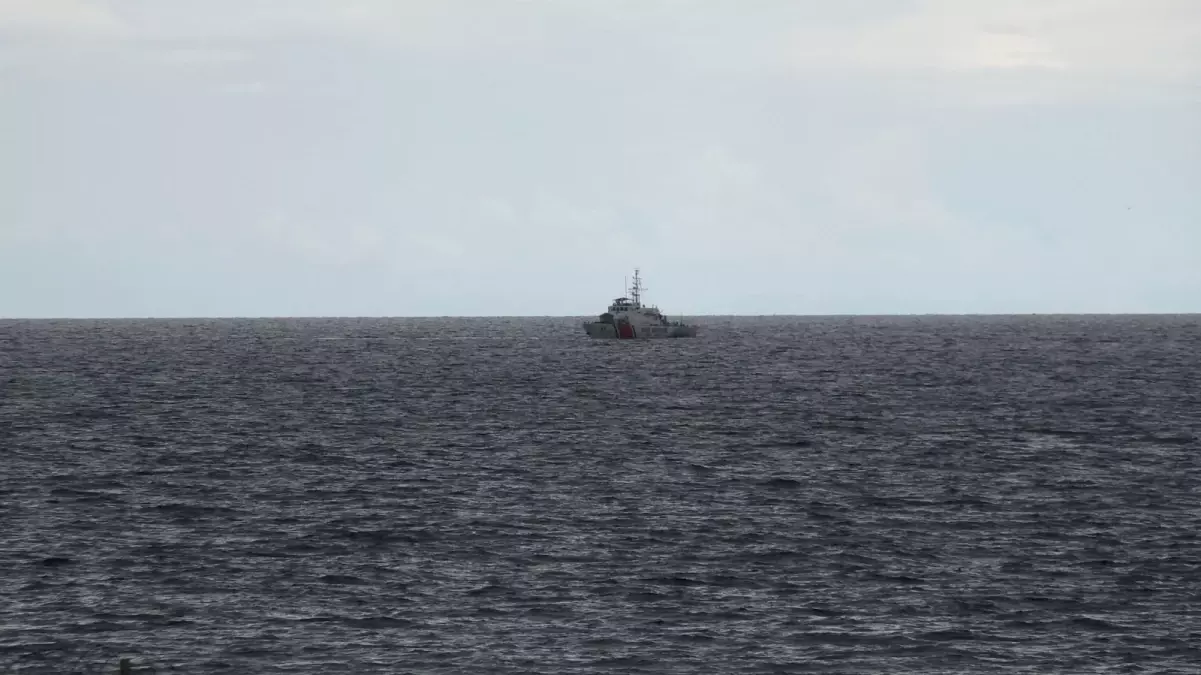 trabzonda terk edilmis balikci teknesi bulundu PF5DLGpa.jpg